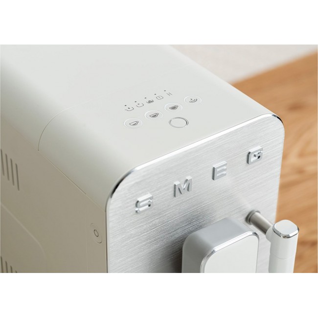 Smeg Collection Espresso Coffee Machine BCC12WHMEU White Smeg Collection Espresso Coffee Machine BCC12WHMEU White