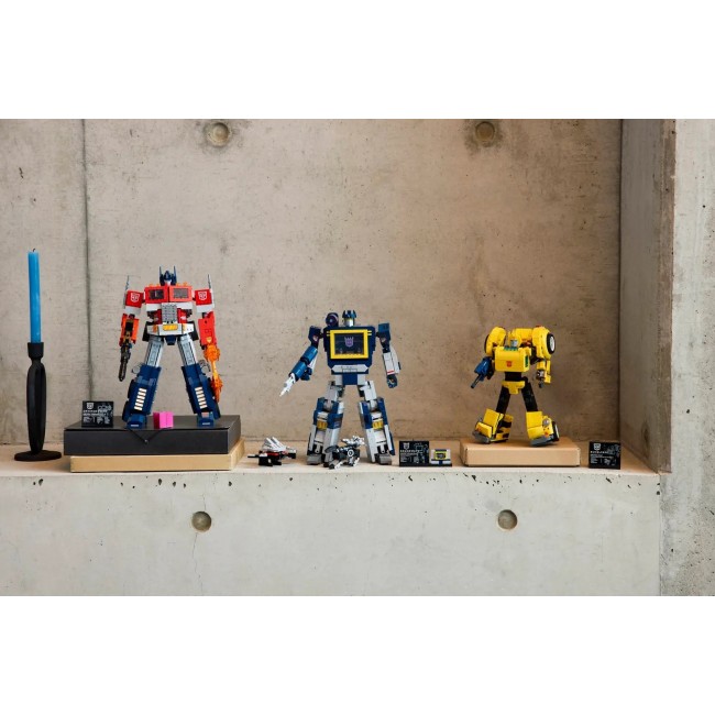 LEGO ICONS 10358 Transformers: Soundwave