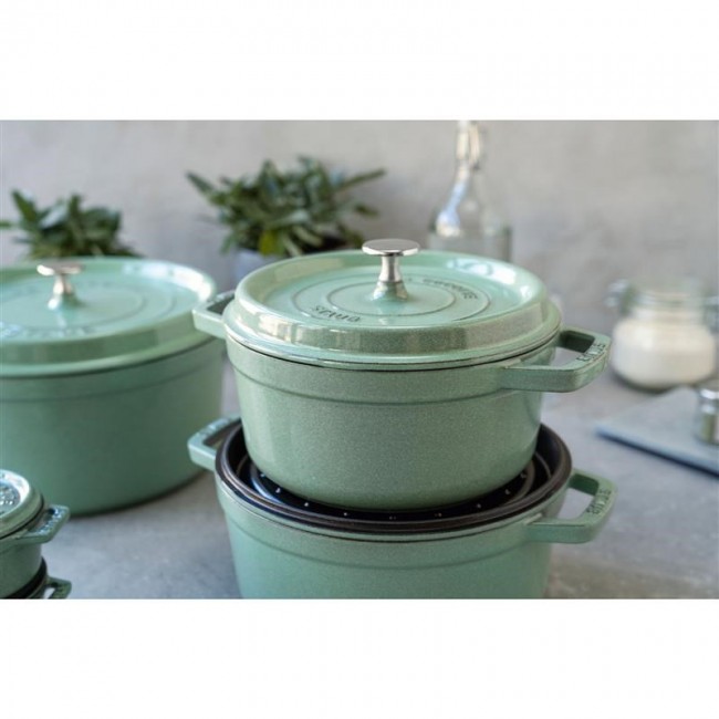 STAUB CAST IRON ROUND POT 40508-706-0 - 5,2 LTR MINT STAUB CAST IRON ROUND POT 40508-706-0 - 5,2 LTR MINT