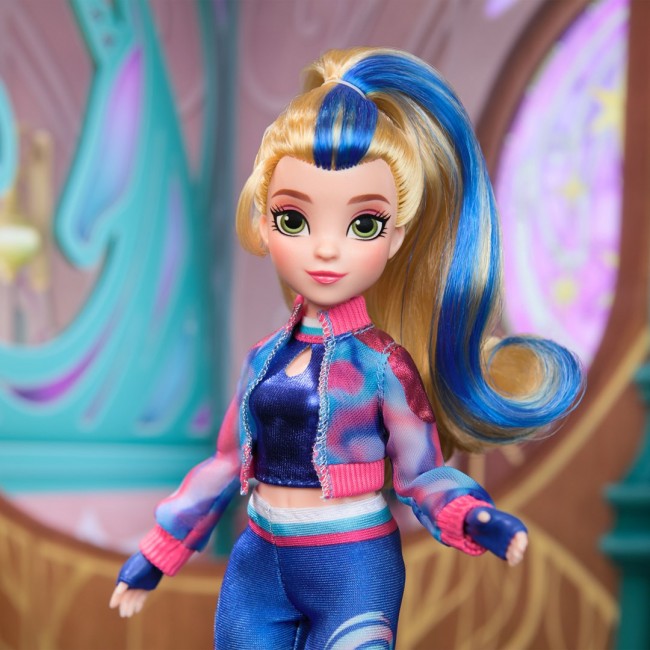 Unicorn Academy, Isabel Doll with 5 Accessories, 9.5 , Dolls & Unicorn Toys for Girls Ages 4 and up Unicorn Academy, Isabel Doll with 5 Accessories, 9.5 , Dolls & Unicorn Toys for Girls Ages 4 and up