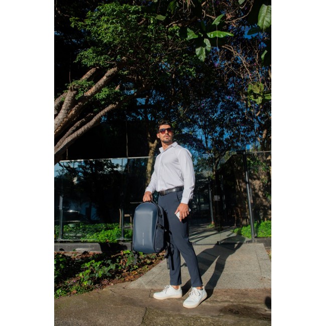 XD DESIGN BACKPACK BIZZ BACKPACK NAVY P/N: P705.935 XD DESIGN BACKPACK BIZZ BACKPACK NAVY P/N: P705.935