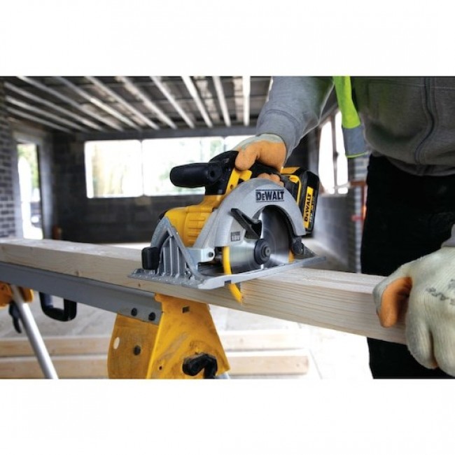 DeWALT DCS391NT circular saw Black,Silver,Yellow