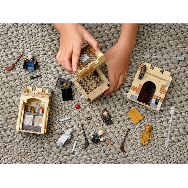 LEGO HARRY POTTER 76395 HOGWARTS: FIRST FLYING LESSON LEGO HARRY POTTER 76395 HOGWARTS: FIRST FLYING LESSON