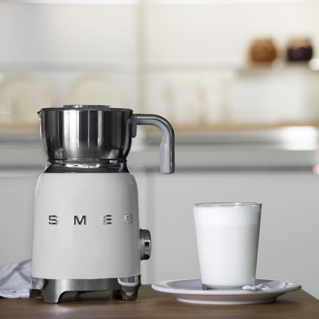 Smeg 50's Style MFF11WHEU White