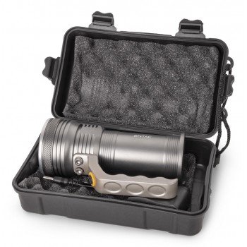 Entac Flashlight 5W T6 Aluminum 2x18650 and wall charger included