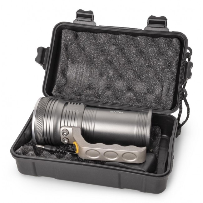 Entac Flashlight 5W T6 Aluminum 2x18650 and wall charger included