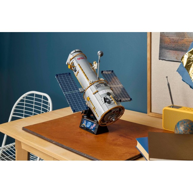 LEGO ICONS 11382 Hubble Space Telescope