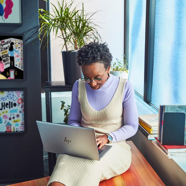 HP ZBook Firefly G11 Intel Core Ultra 7 165U Mobile workstation 35.6 cm (14