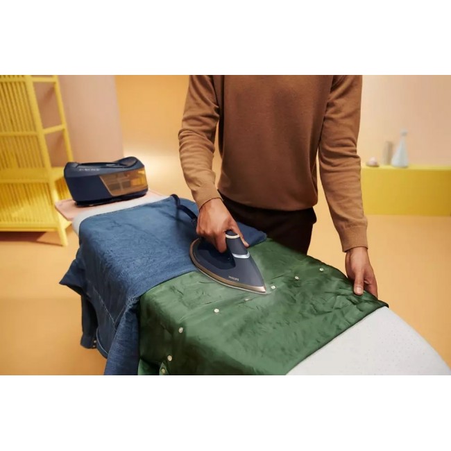 Philips PerfectCare 6000 Series PSG6066/20 2400 Watt Steam Generator Philips PerfectCare 6000 Series PSG6066/20 2400 Watt Steam Generator