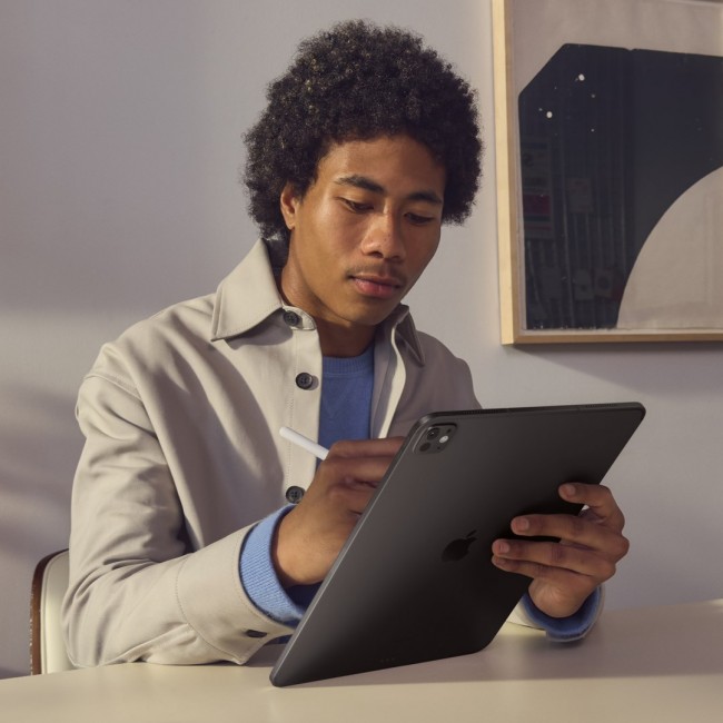 Apple iPad 11-inch Pro WiFi 2TB with Standard glass - Silver