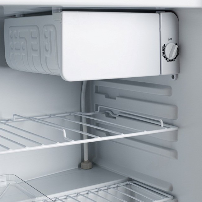 Adler AD 8097 Freestanding under-counter refrigerator White