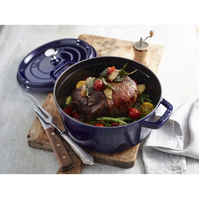 Staub 24 cm Round Cast Iron Cocotte Dark-Blue Staub 24 cm Round Cast Iron Cocotte Dark-Blue