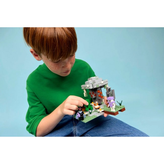 LEGO MINECRAFT 21586 The Pale Garden