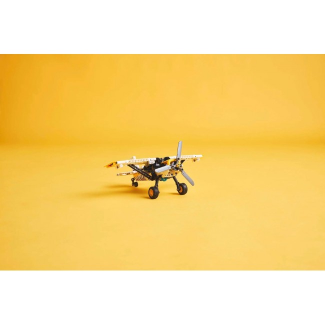 LEGO TECHNIC 42198 Transport plane