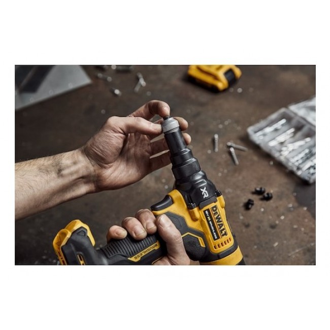 DeWALT DCF403NT-XJ power rivet tool Black, Yellow 2.4,3.2,4,4.8 mm 10000 kN DeWALT DCF403NT-XJ power rivet tool Black, Yellow 2.4,3.2,4,4.8 mm 10000 kN
