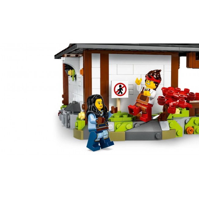 LEGO NINJAGO 71858 Four Weapons Blacksmith - 15th Anniversary