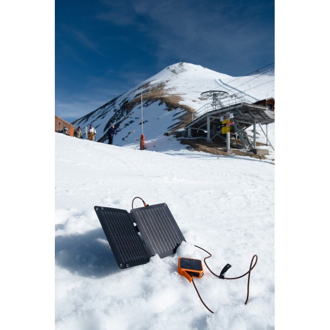 Xtorm SolarBooster 14W - Foldable Solar Panel Xtorm SolarBooster 14W - Foldable Solar Panel