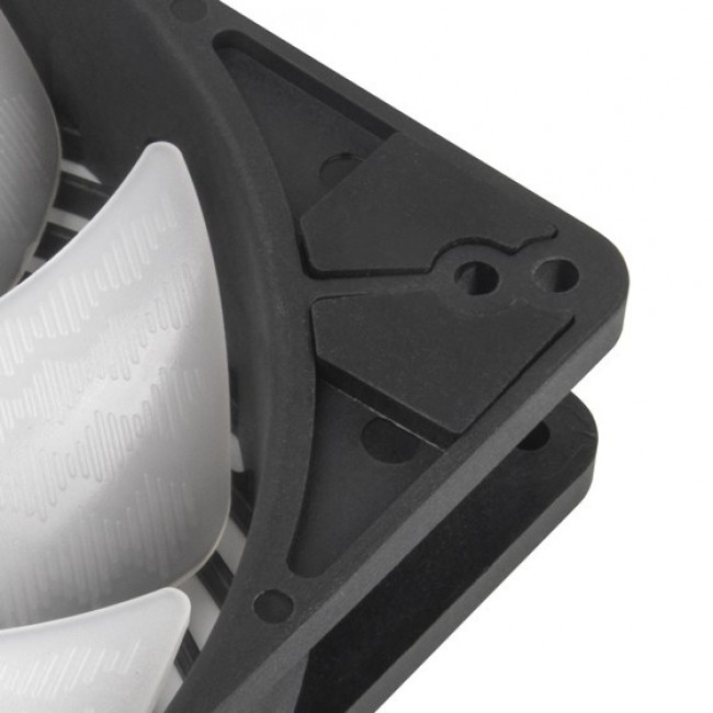 Silverstone Air Penetrator 184i Computer case Air cooler 180/200 mm Black 1 pc(s) Silverstone Air Penetrator 184i Computer case Air cooler 180/200 mm Black 1 pc(s)