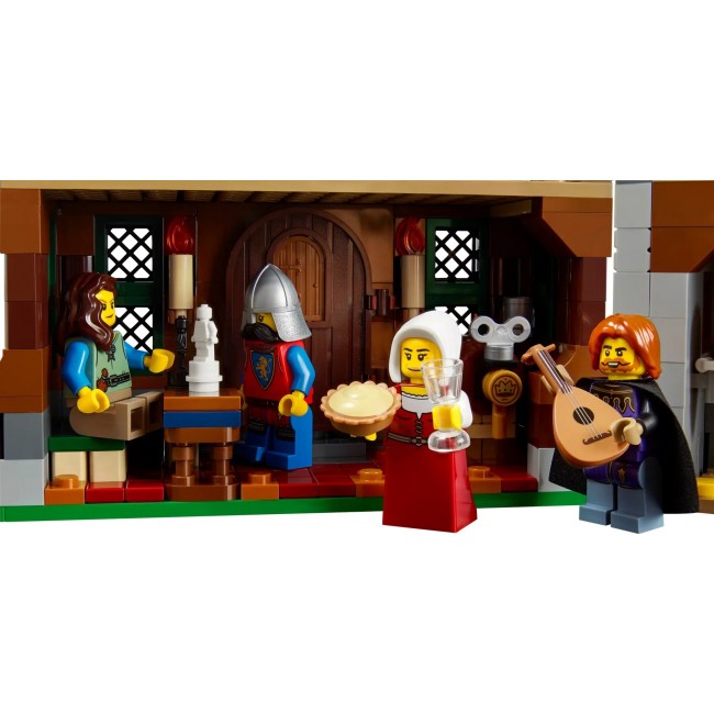 LEGO ICONS 10332 Medieval Town Square