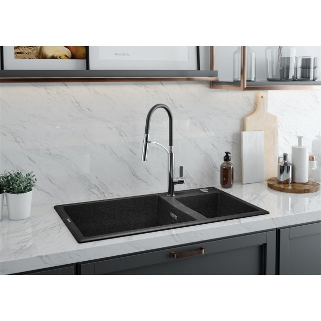 Kitchen faucet with pull-out spout