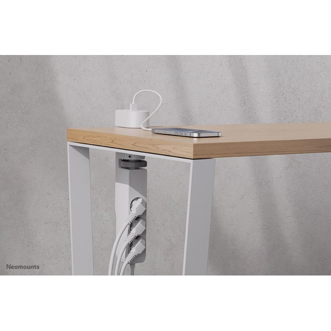 Neomounts DS22-840WH6 Desk socket with clamp and USB-C and USB-A ports - Quick charge