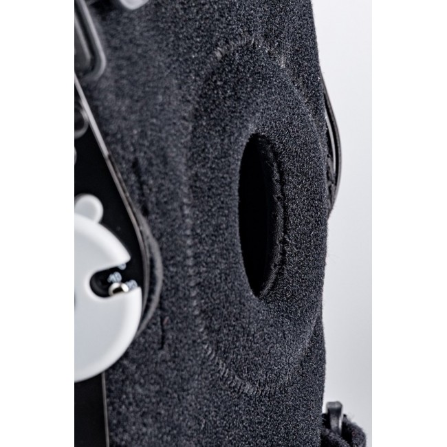Short open knee brace 