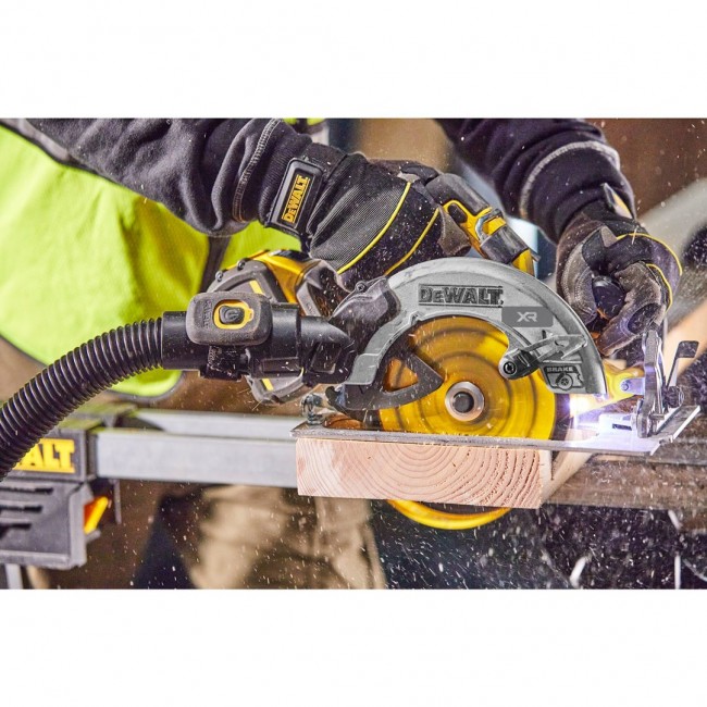 DeWALT DCS573NT-XJ portable circular saw