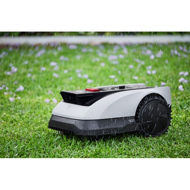 Autonomous lawn mower Ecovacs GOAT O800 RTK