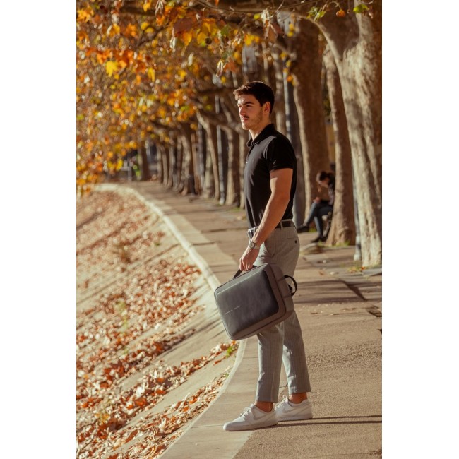 XD DESIGN ANTI-THEFT BACKPACK / BRIEFCASE BOBBY BIZZ 2.0 GREY P/N: P705.922 XD DESIGN ANTI-THEFT BACKPACK / BRIEFCASE BOBBY BIZZ 2.0 GREY P/N: P705.922