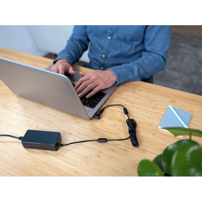 Trust Primo power adapter/inverter Indoor 70 W Black Trust Primo power adapter/inverter Indoor 70 W Black