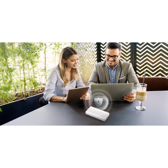 D-Link 5G NR AX1800 Wi-Fi 6 Mobile Hotspot D-Link 5G NR AX1800 Wi-Fi 6 Mobile Hotspot