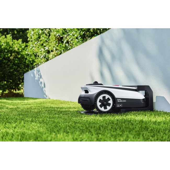 Ecovacs GOAT A1600 LiDAR PRO EU Robotic lawn mower Battery Black, White