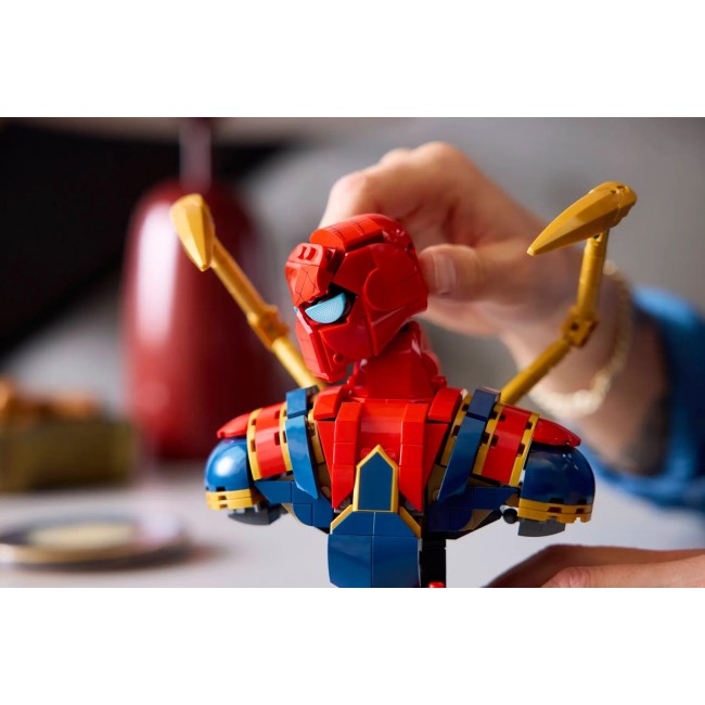 LEGO MARVEL 76326 Iron Spider-Man Bust LEGO MARVEL 76326 Iron Spider-Man Bust