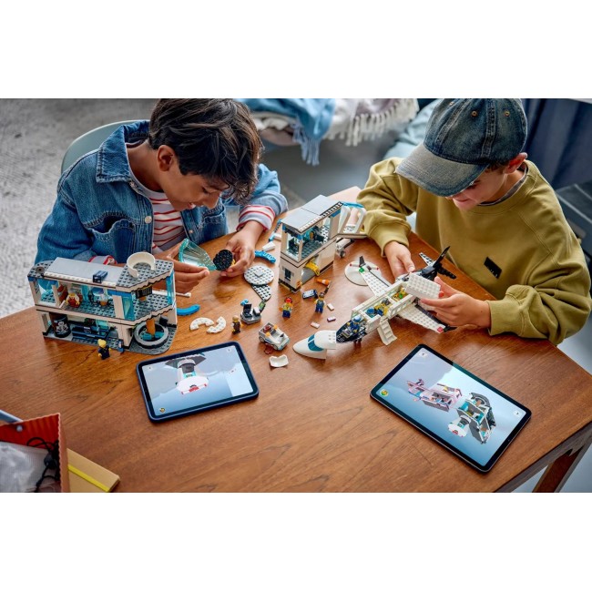 LEGO CITY 60502 Airport with Airplane