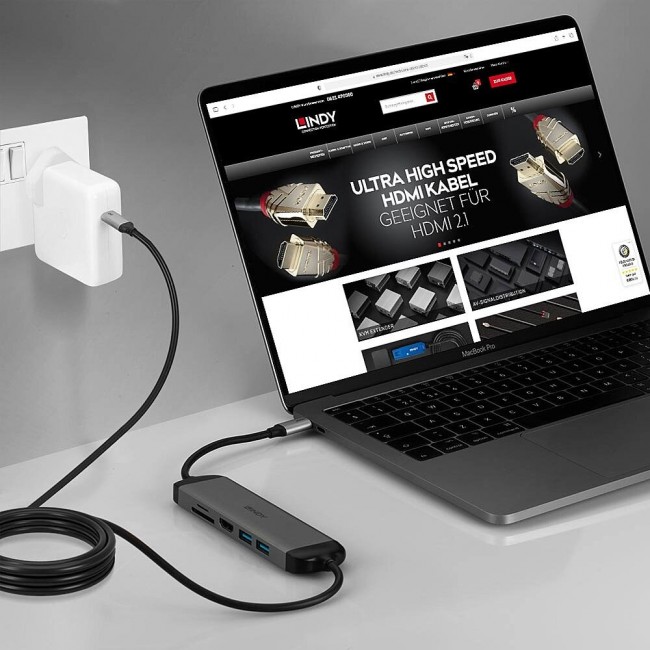 Lindy DST-Micro 140, USB-C Laptop Micro Docking Station with 4K Support and 1.4m 60W Charging Cable Lindy DST-Micro 140, USB-C Laptop Micro Docking Station with 4K Support and 1.4m 60W Charging Cable