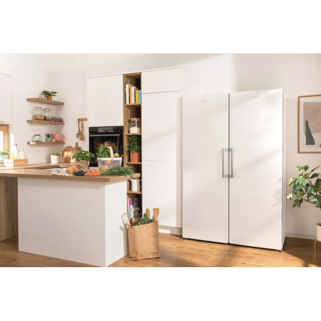 Gorenje H ll maten fr sch l ngre med Gorenjes energieffektiva frysar med NoFrost teknik och LED belysning f r enast ende prestanda och bekv mlighet