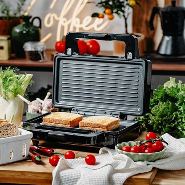 Adler AD 3073 Sandwich toaster Silver - Black