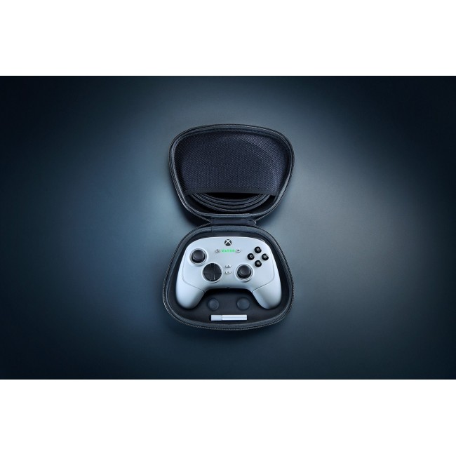 Razer Wolverine V3 Pro White USB Gamepad Analogue PC, Xbox Series S, Xbox Series X